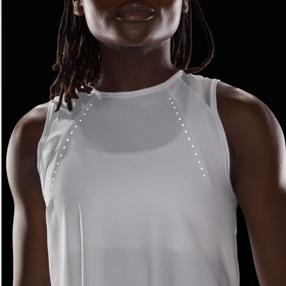 Lululemon Sculpt Cropped Tank Top
White NWT - Picture 2 of 9